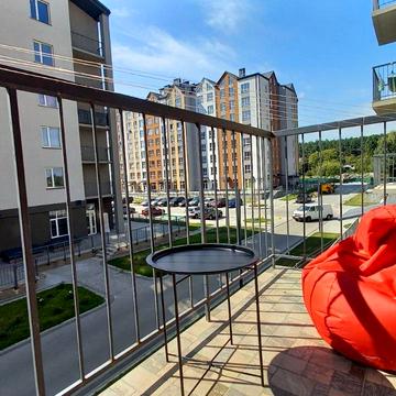 Героїв Крут вул., 8