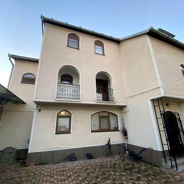 Продам будинок у передмісті Виноградова