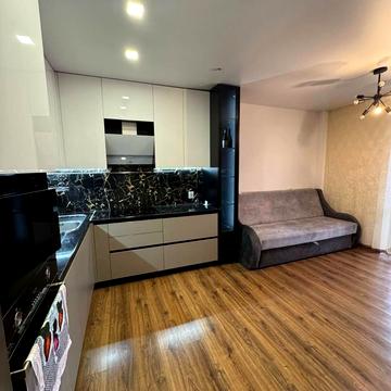 Героїв Чорнобиля вул., 3