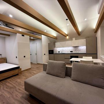 Класна квартира з сучасним ремонтом!