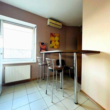 Продам 1  ком. кв. в Центре , ул. Королевы Елизаветы 2 , Мост Сити !