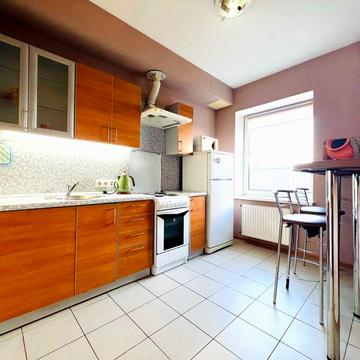 Продам 1  ком. кв. в Центре , ул. Королевы Елизаветы 2 , Мост Сити !