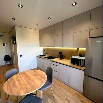 Здам надовго 2  кімнатну в центрі міста