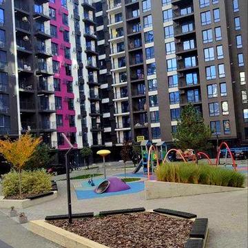 Продаж зданої 1 кім квартири в ЖК Фемелі Плаза, центр ЖК Фемелі Плаза