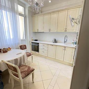 Продається 3-кімнатна квартира біля метро Чернігівська