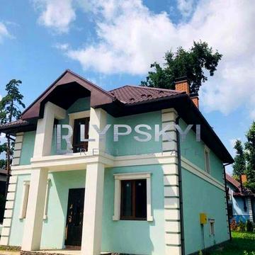 Будинок в гарному місці в котеджному містечку