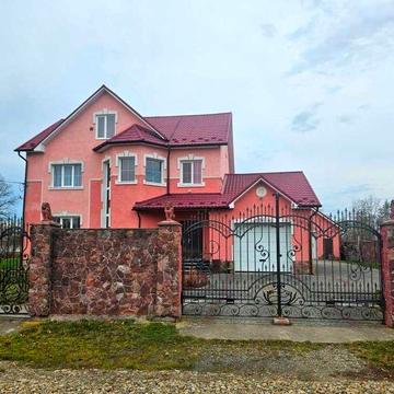 Продаж будинку біля Стрия