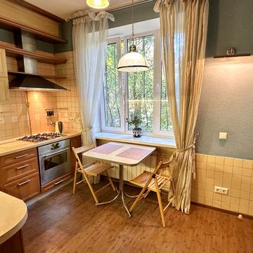 Лесі Українки бульв., 11-А