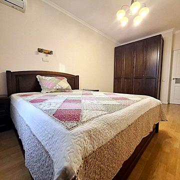 Анатолія Петрицького вул., 23