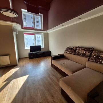 Здається в оренду 1 кімнатна студія  на Митниці в новому домі