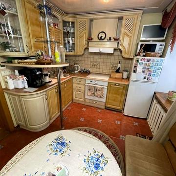 Продам  квартиру на Рабочей 152  в кирпичном доме