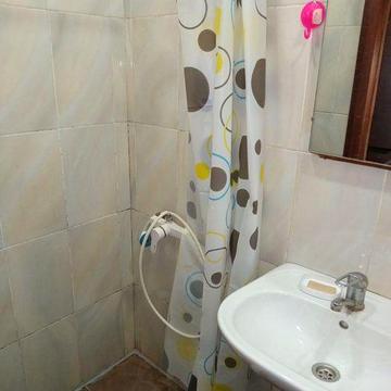 Сдается однокомнатная квартира в частном домечастном доме.