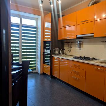 Двірська вул., 32