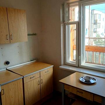 Продам 2-кімнатну квартиру .