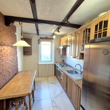 Дніпровська набережна вул., 7