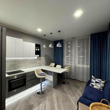 Середньофонтанська вул., 35