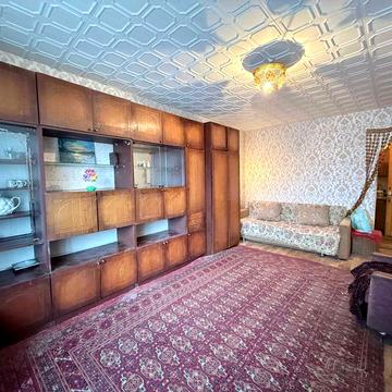 Продам 1 ком. гостинку со своим с/узлом и мини кухней.(404470)