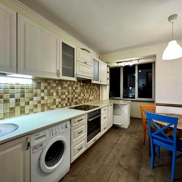 Оренда 3-кімнатної квартири в цегляному буд. | просп. Червоної Калини