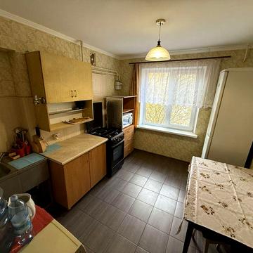 Трехкомнатная квартира на Пл.Победы.Можно сертификат.