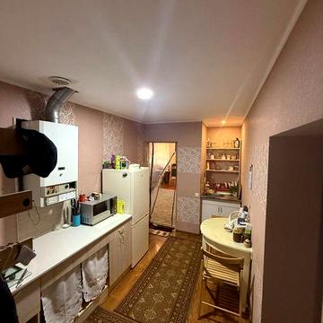 Продам квартиру в центрі міста