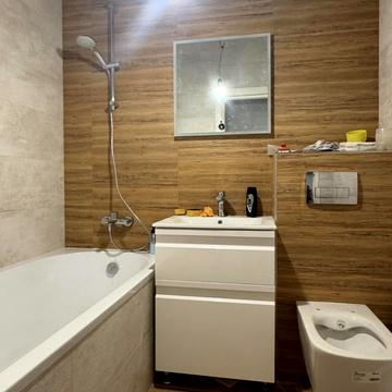 Героїв Небесної Сотні просп., 32/1