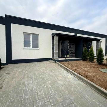 Продам Таунхаус поруч з Озером. Частково зроблений Ремонт.