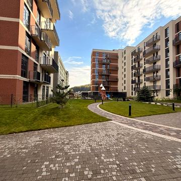 Лісна вул., 2