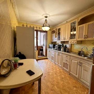 Продам 3 кімнатну квартиру на Таїрова