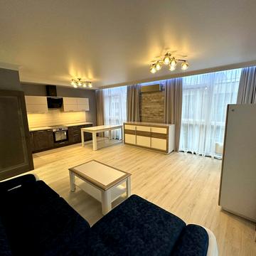 Предславинська вул., 42