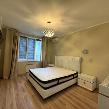 Дніпровська набережна вул., 14-Б