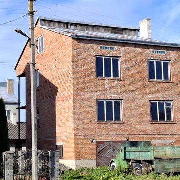 Незавершене будівництво в  Самборі