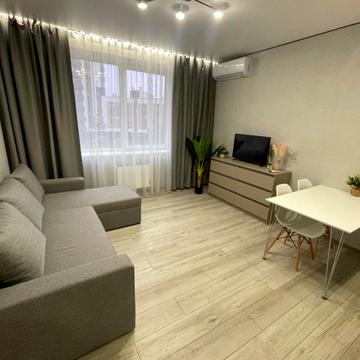 Героїв Небесної Сотні просп., 16/10