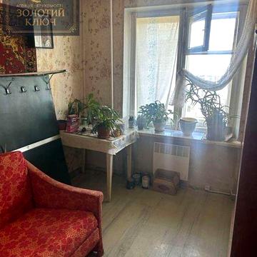 Продаж трьохкімнатної квартири на Шкільному