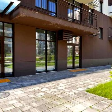 Генерала Грекова вул., 2