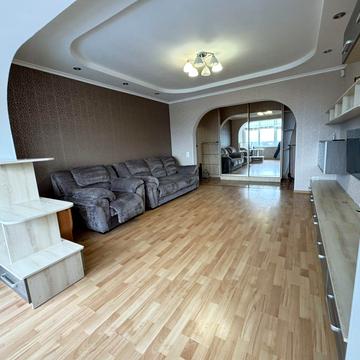 Євгенії Ярошинської вул., 7