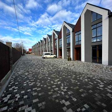 Продам Чудовий Таунхаус в Місті Буча. Гарна та Затишна Локація. Без %