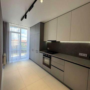 Продам  Квартира 2ка з ремонтом ЖК Д Люкс