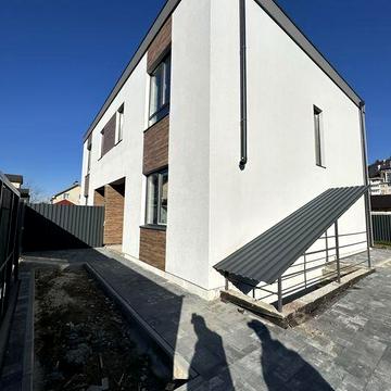 Дуплекс в центрі міста Буча . Всі центральні комунікації !