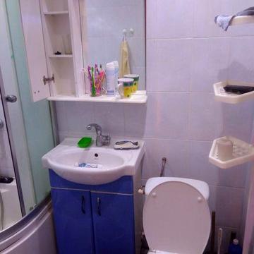 Квартира  Центр длительно с мебелью и т,д.