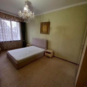 Черняховського вул., 12