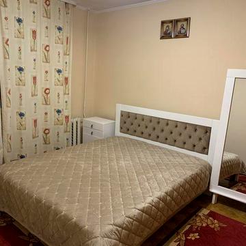 Здається в оренду трикімнатна квартира в центрі міста