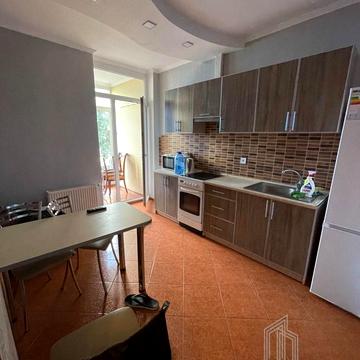 Регенераторна вул., 4