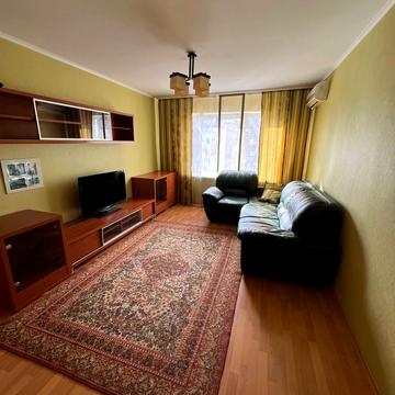 Героїв просп., 32