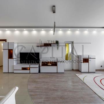 Дмитрівська вул., 69