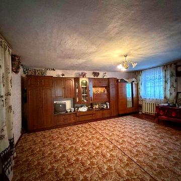 Продаж двох частин будинку на одній земельній ділянці – вул. Стуса