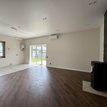 Будинок з новим ремонтом