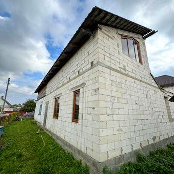 Продається половина будинку