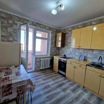 Сдам большую 1 комн Парус,косметика