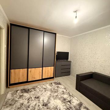 Довгострокова оренда 1к Квартира Парусна вулиця