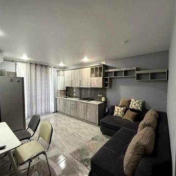 Набережна Перемоги вул., 44